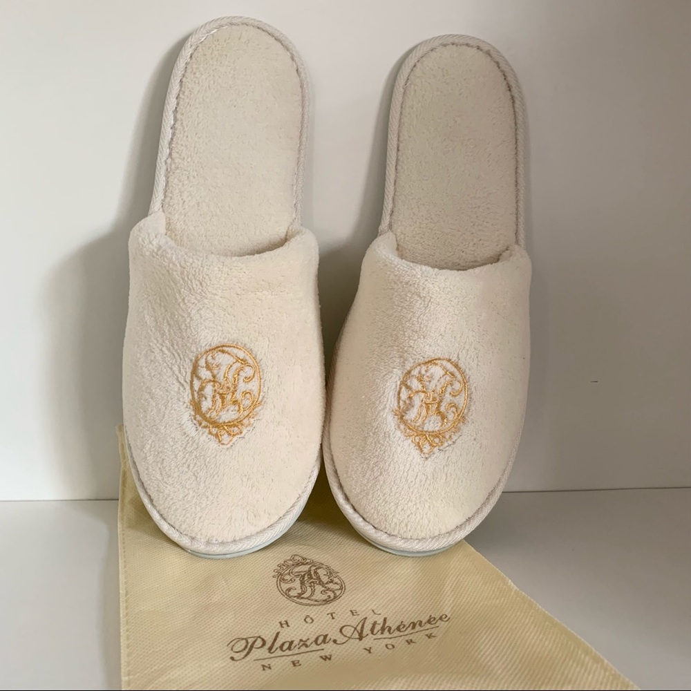 Hold NWOT New Plaza athene hotel slippers